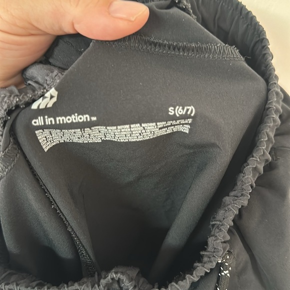 All in motion shorts - Picture 2 of 2